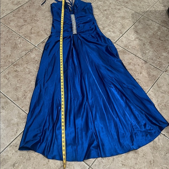 Elegant Blue Halter Evening Gown - Picture 8 of 9